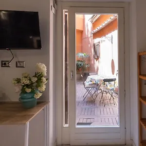 Rione Monti With Private Garden Apartment